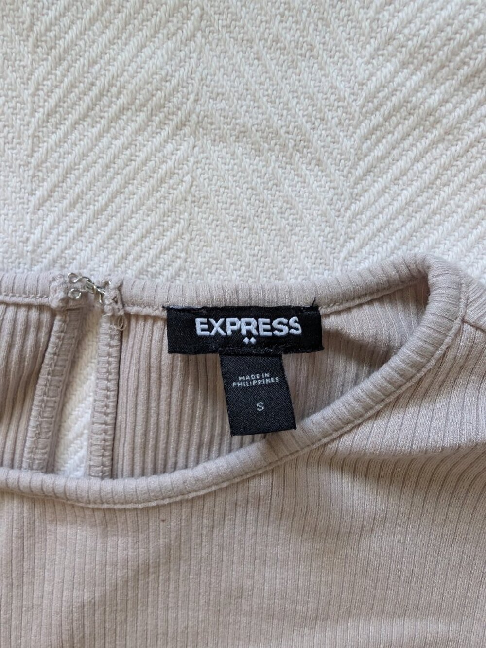 Express Top size S. - Picture 2 of 4